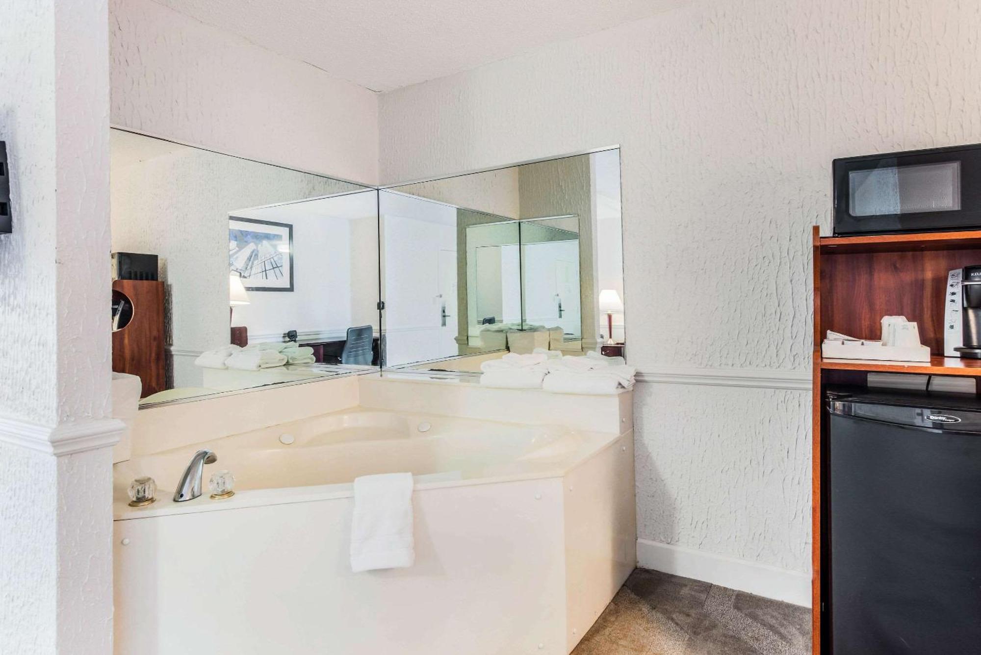 The Blu Hotel Blue Ash Cincinnati, Ascend Hotel Collection Ngoại thất bức ảnh