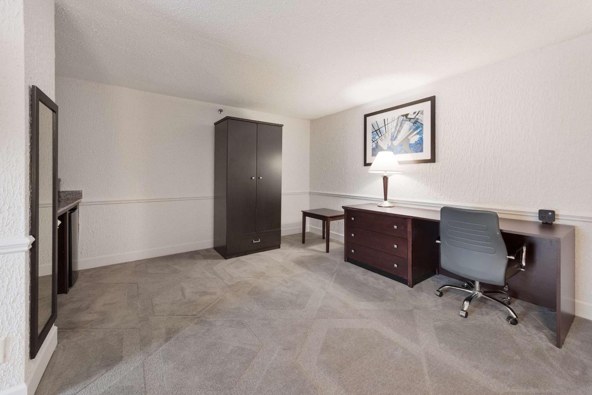 The Blu Hotel Blue Ash Cincinnati, Ascend Hotel Collection Ngoại thất bức ảnh