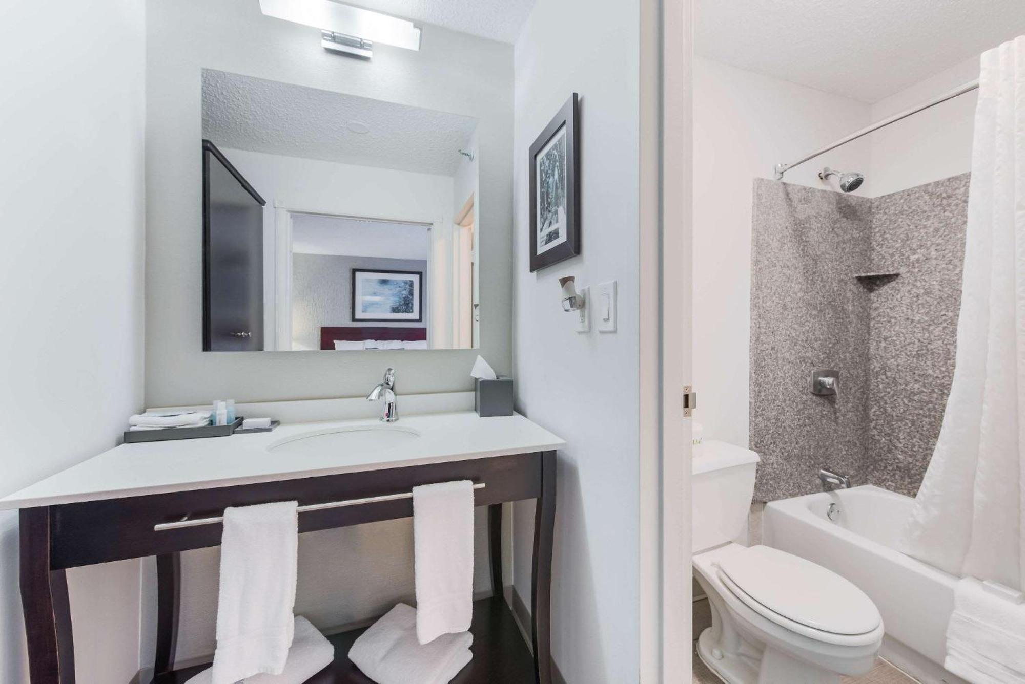 The Blu Hotel Blue Ash Cincinnati, Ascend Hotel Collection Ngoại thất bức ảnh